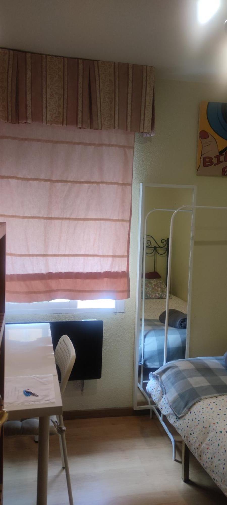 Habitacion Individual En Apartamento Centrico Madrid Rum bild